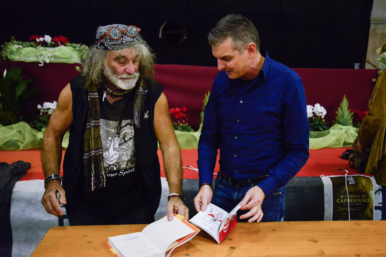 Mauro Corona scambio libri sposami